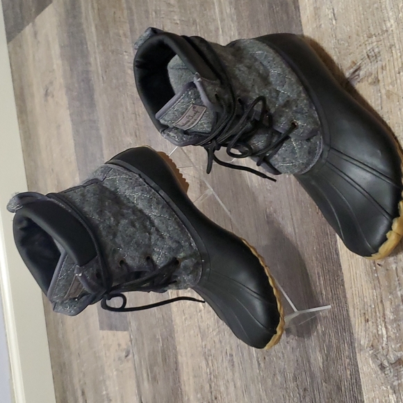 Western Chief Quilted Four Eye Duck Boots - Picture 3 of 11